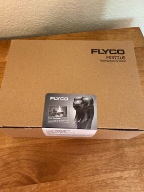 Flyco Floating Revolving Electric Shaver For Men, Model #FS372US Color Black
NEW